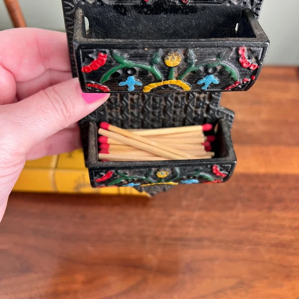 Vntg Dalecraft Cast Iron Match Holder  Dutch Folk Art Wall Match Safe Primitive